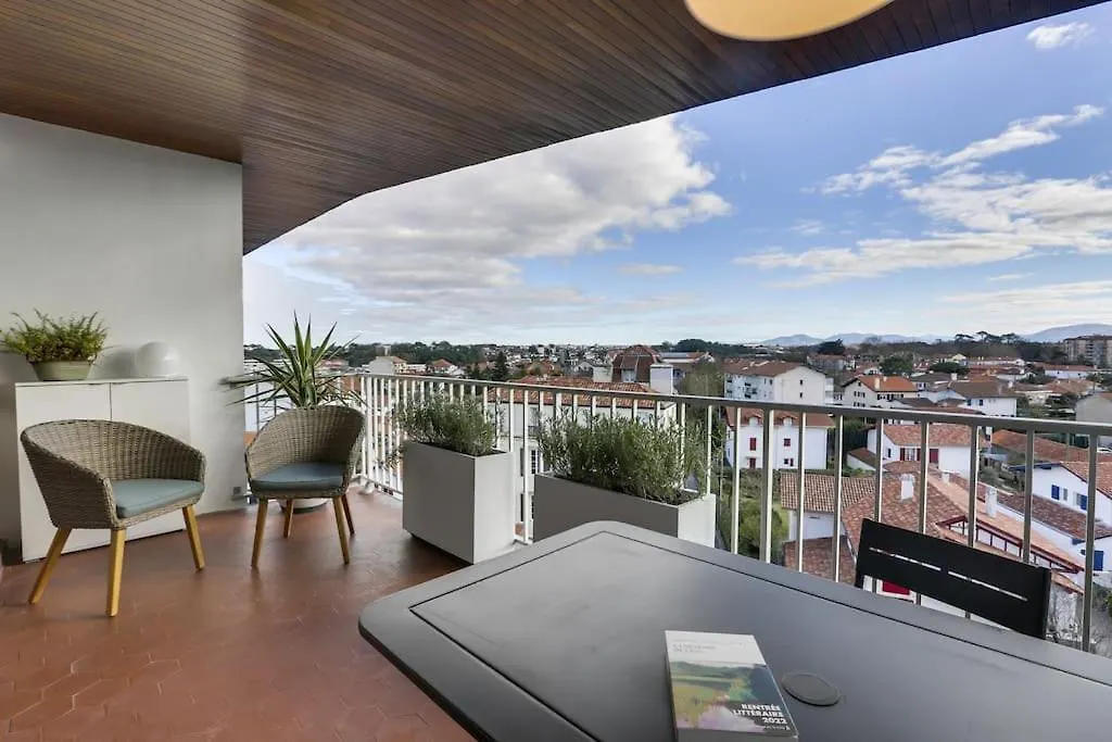 Auteuil - Appartement Lumineux Renove Biarritz